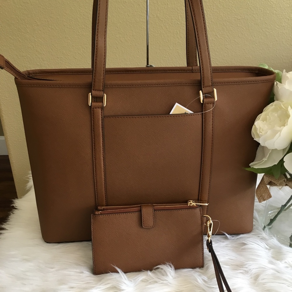 Firm❗️Michael Kors Large sady Laptop Bag & wallet - Picture 3 of 8